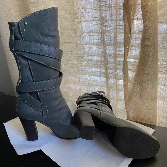 Chloe gray leather heel boots mid calf 36-6 slip on gray Italy under knee 14" hi